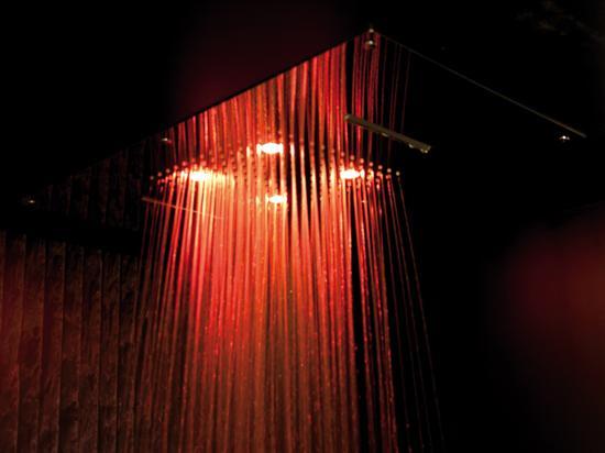 Soffione cromoterapia da incasso in acciaio inox 3 getti 4 led 700x400 con pulsantiera - Bagno Italiano