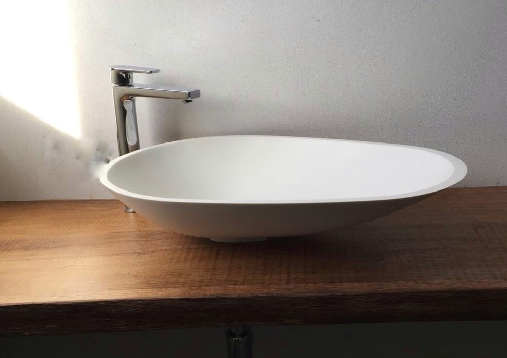 SOLID SURFACE - CORIAN  Lavabo da appoggio a goccia cm 61.6 finitura bianco - Bagno Italiano